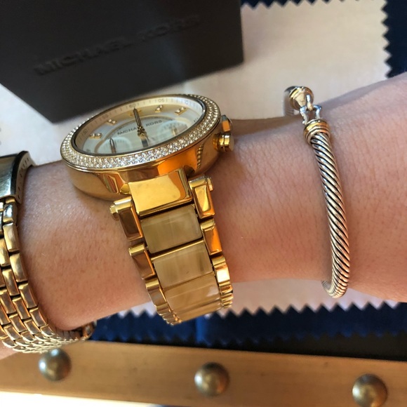 Perfect Micheal Kors gold/ivory chronograph watch main image 6